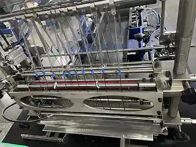 Cellophane wrapping machine cutter