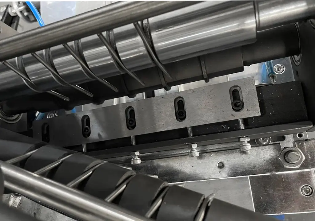 Cellophane wrapping machine core components