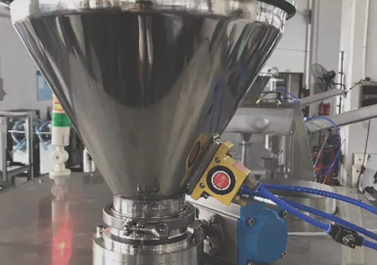 Capsule machine hopper