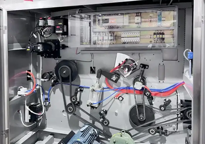 Blister packing machine driven by servo motors, using flatbed forming and roller heat sealing for efficient production, adaptable to varying capacity requirements.